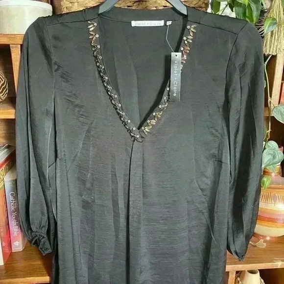 Black blouse - Picture 1 of 5